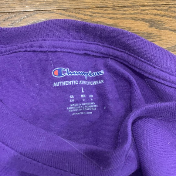 Champion t-shirt - Picture 3 of 3